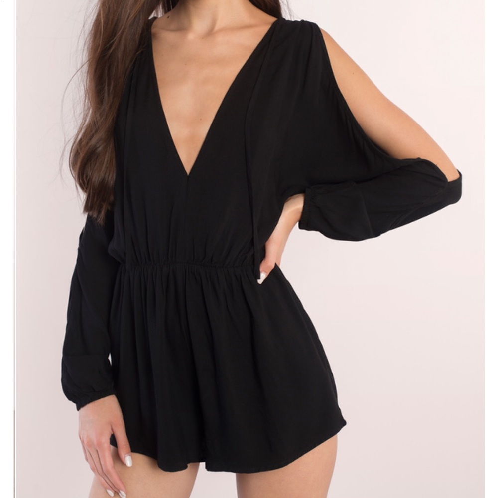 Black tobi “cold shoulder” romper